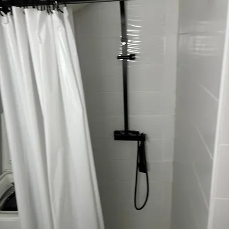 El De Julia * Carcasona